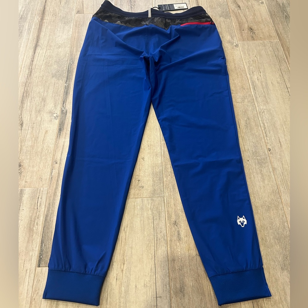 NWT Mens Greyson Nightwolf Fly Jogger M, $158